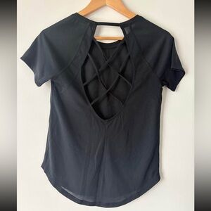 UNDER ARMOUR Black Crisscross Back Women Top, Size XS/S